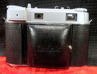 VINTAGE KODAK RETINA IIIC CAMERA WITH SCHNIEDER-KEUZNACH LENS - RETINA IIIC CAME